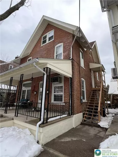 36 N 4th St, Emmaus, PA 18049