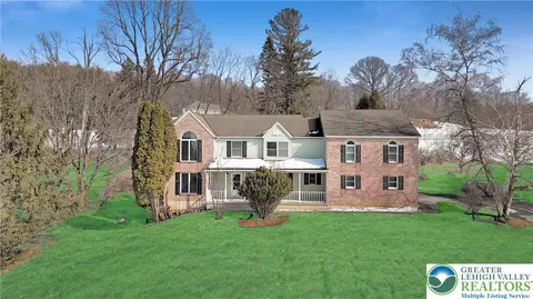 15 Spring Water Ct, Easton, PA 18042