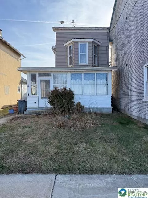 112 Front St, Alburtis, PA 18011