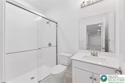 Bath - 6851 Smith Ct, Bath, PA 18014 photo 1 of 5