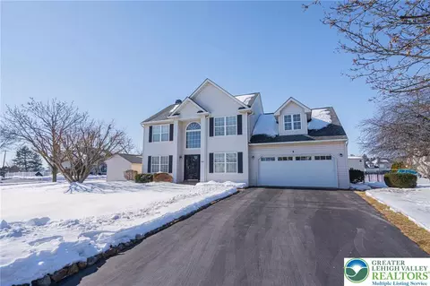 460 Quail Dr, Allentown, PA 18104