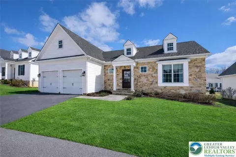 4459 Old Saucon Rd, Fountain Hill, PA 18015