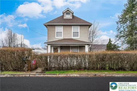 1736 Franklin St, Hellertown, PA 18055