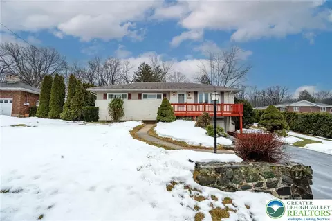 562 Fairview St, Emmaus, PA 18049