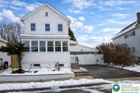 38 Cummiskey St, Luzerne, PA 18702