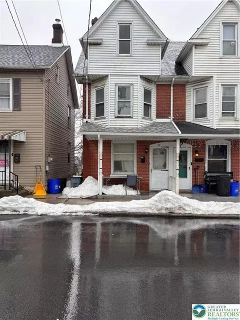 20 E Prospect St, Nazareth, PA 18064