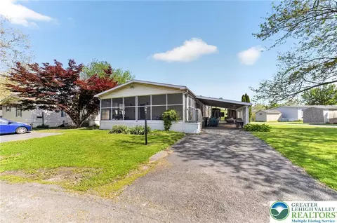 182 Greenbriar Dr S, Bath, PA 18014