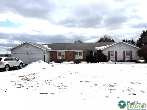 3116 Rick Rd, Schnecksville, PA 18078