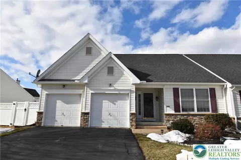 1258 Briarwood Ln, Easton, PA 18040