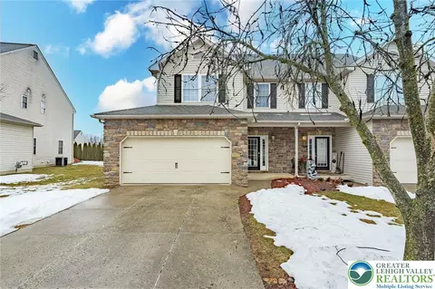 7707 Racite Rd, Macungie, PA 18062