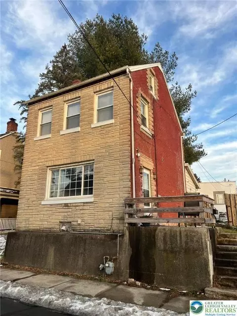 139 Main St, Hellertown, PA 18055