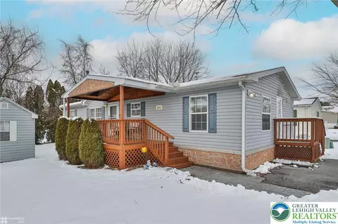 3421 Sherman Dr, Macungie Boro, PA 18062
