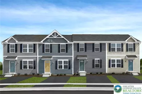 55 Dayspring Dr #J2, West Brunswick Twp, PA 17961