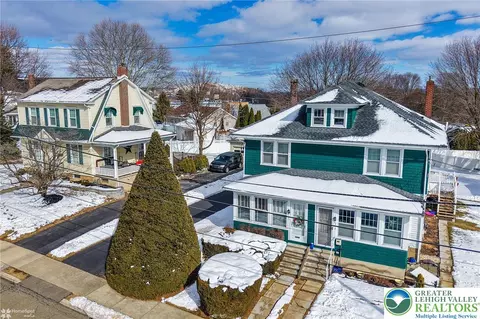 141 S Liberty St, Nazareth, PA 18064