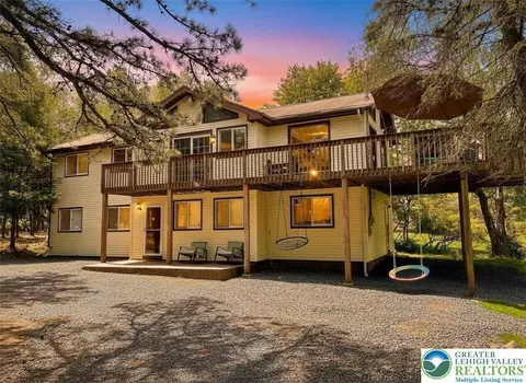 177 Elmwood Dr, Albrightsville, PA 18210