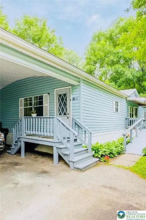 8902 Cedar Rd #109, Breinigsville, PA 18031