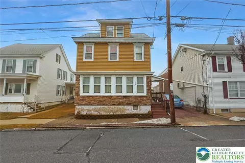 310 W Ludlow St, Summit Hill, PA 18250