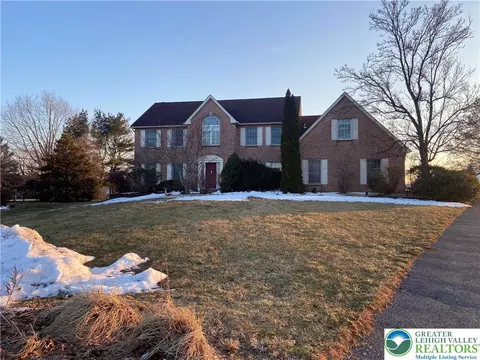 1135 Sherwood Dr, Laurys Station, PA 18059
