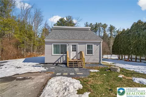 3084 Pleasant View Dr, Kunkletown, PA 18058