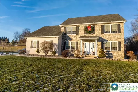 33 Starseed Dr, Bangor, PA 18013