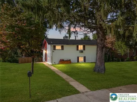 76 S Buttonwood St, Macungie, PA 18062