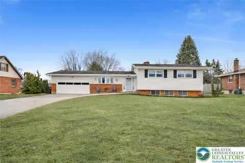 1655 Mark Twain Cir, Bethlehem, PA 18017