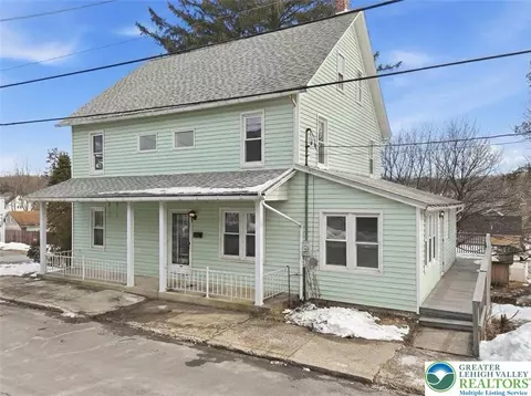 25 N 5th St, Bangor, PA 18013