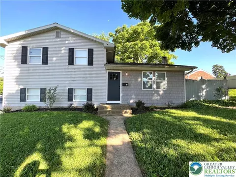 28 Harrison St, Emmaus, PA 18049