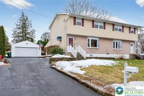 2716 Division St, Palmer Township, PA 18045