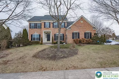 7120 Tuscany Dr, Macungie, PA 18062