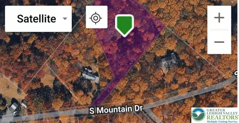 4825 S Mountain Dr, Milford Twp, PA 18049