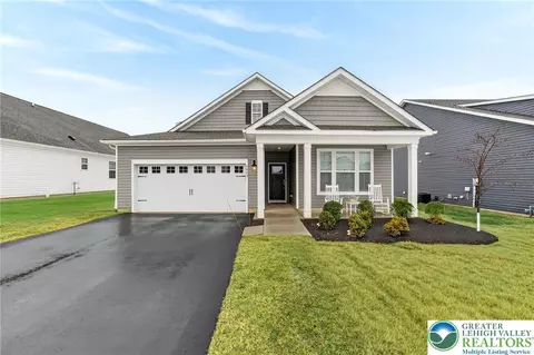 7903 Keystone Dr, Breinigsville, PA 18031