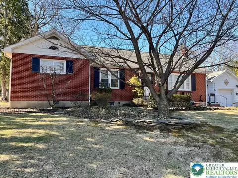 1569 Kelchner Rd, Bethlehem, PA 18018