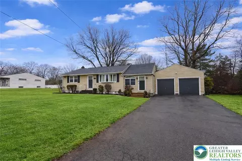 1385 W Macada Rd, Bethlehem, PA 18017