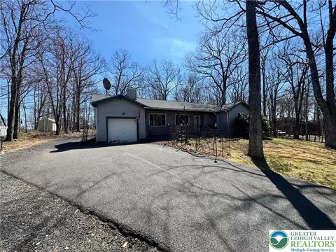 217 Bindale Rd, Lehman Twp, PA 18371