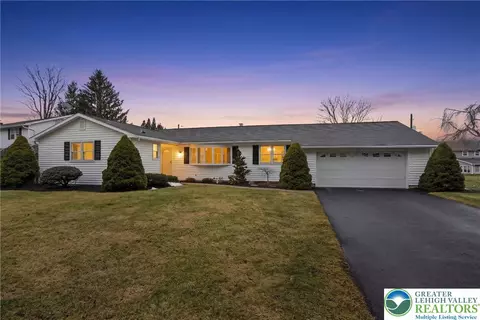 3225 Harmor Ln, Bethlehem, PA 18017