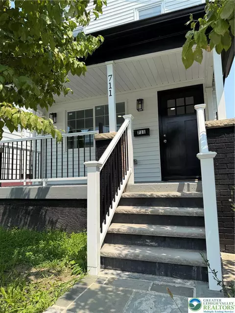 711 Hanover St, Nanticoke, PA 18634