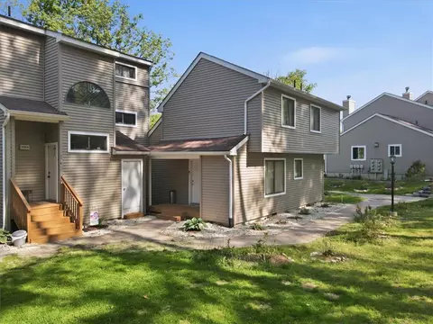3322 Windermere Dr, Saw Creek, PA 18324