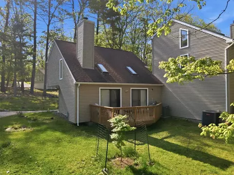 Exterior - 3322 Windermere Dr, Saw Creek, PA 18324 photo 2 of 26