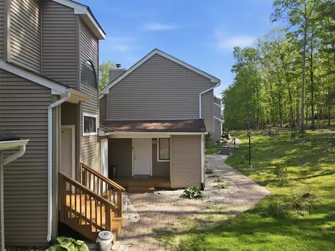 Exterior - 3322 Windermere Dr, Saw Creek, PA 18324 photo 20 of 26