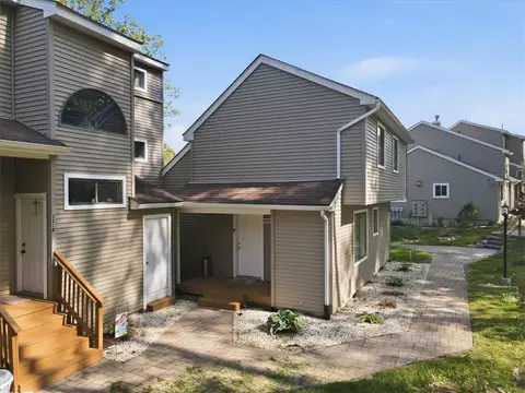 Exterior - 3322 Windermere Dr, Saw Creek, PA 18324 photo 3 of 26
