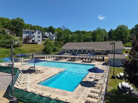Exterior - 3322 Windermere Dr, Saw Creek, PA 18324 photo 24 of 26