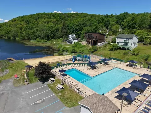 Exterior - 3322 Windermere Dr, Saw Creek, PA 18324 photo 22 of 26