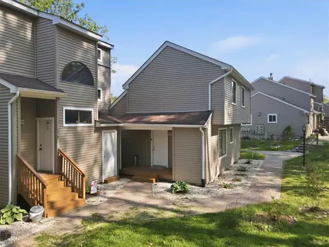 Exterior - 3322 Windermere Dr, Saw Creek, PA 18324 photo 4 of 26
