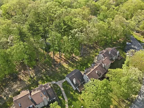 View/Area - 3322 Windermere Dr, Saw Creek, PA 18324 photo 7 of 23