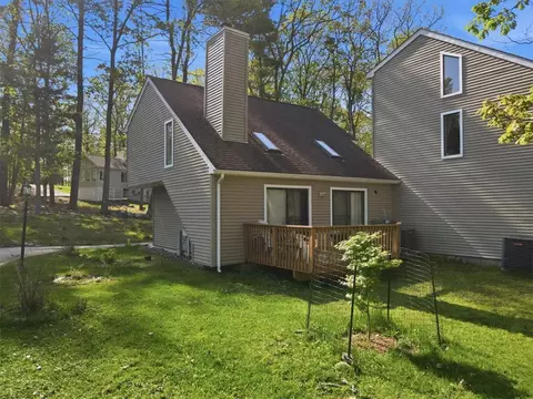 Exterior - 3322 Windermere Dr, Saw Creek, PA 18324 photo 11 of 26