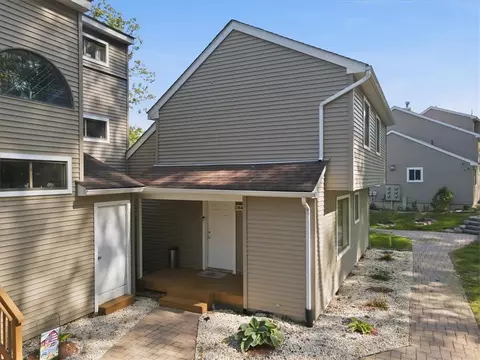 Exterior - 3322 Windermere Dr, Saw Creek, PA 18324 photo 7 of 26