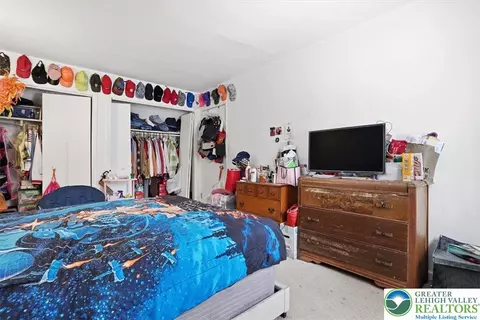 Bedroom - 3322 Windermere Dr, Saw Creek, PA 18324 photo 5 of 5