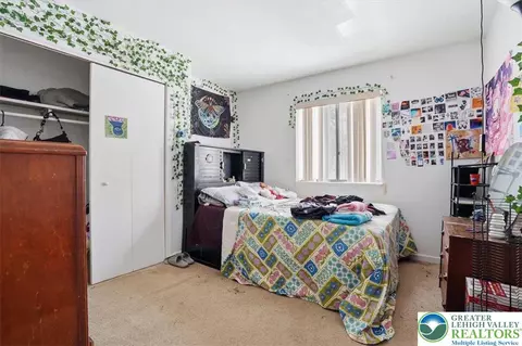 Bedroom - 3322 Windermere Dr, Saw Creek, PA 18324 photo 1 of 5