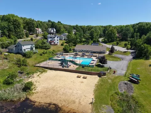 View/Area - 3322 Windermere Dr, Saw Creek, PA 18324 photo 14 of 23